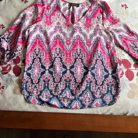 Top - Picture 3 of 4